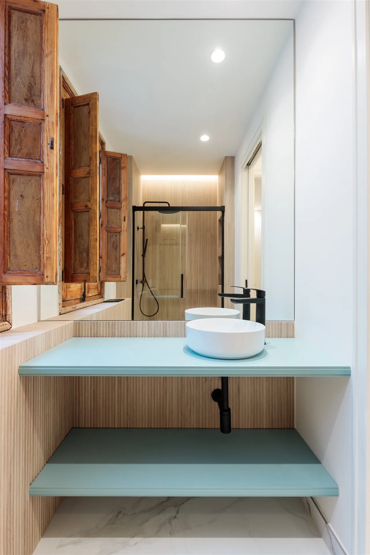 Reforma de baño con ducha de diseño premium en Madrid